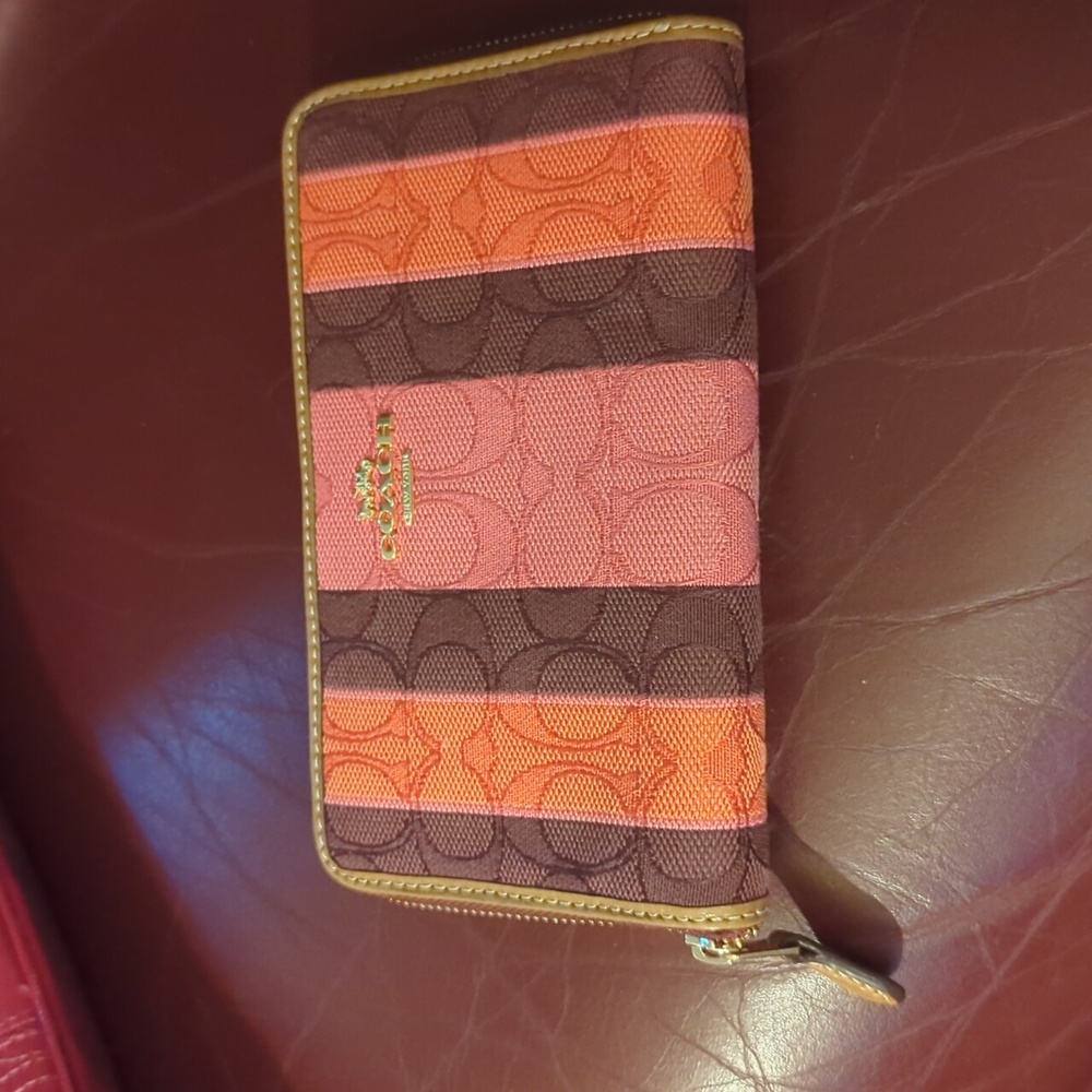 Coach Pink and Brown Wallet medium ID zip - Picture 13 of 13